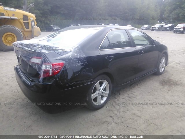 4T1BF1FK2EU331891 - 2014 TOYOTA CAMRY L/SE/LE/XLE BLACK photo 4
