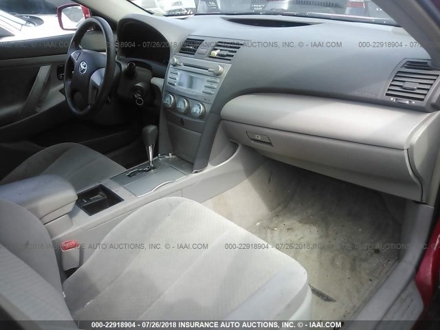 4T1BE46K68U250692 - 2008 TOYOTA CAMRY CE/LE/XLE/SE RED photo 5