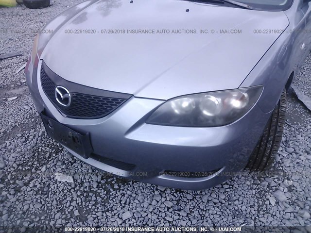 JM1BK32F261464044 - 2006 MAZDA 3 I GRAY photo 6