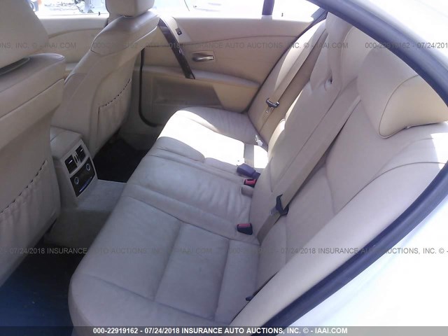 WBANF73556CU20037 - 2006 BMW 530 XI WHITE photo 8