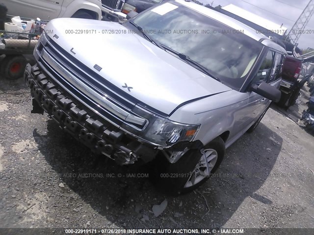 2FMGK5B85DBD31682 - 2013 FORD FLEX SE SILVER photo 2