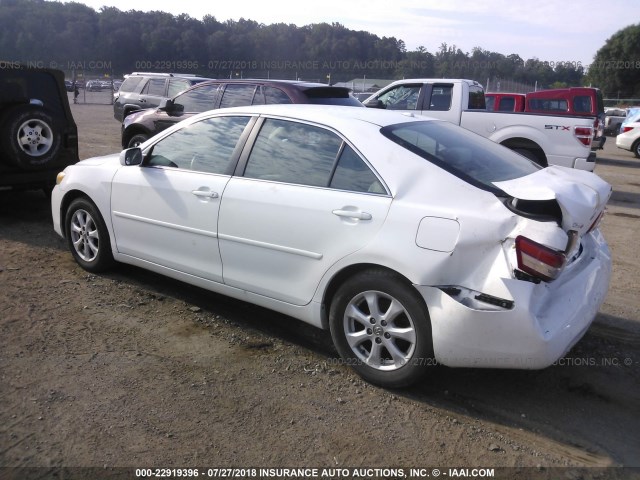 4T4BF3EKXBR137494 - 2011 TOYOTA CAMRY SE/LE/XLE WHITE photo 3