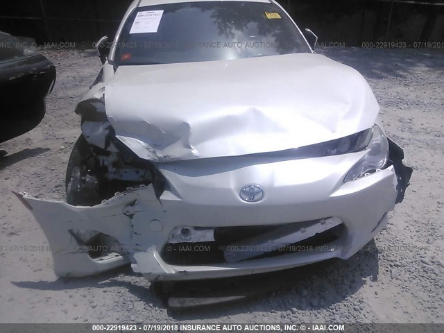 JF1ZNAA19D1734096 - 2013 TOYOTA SCION FR-S WHITE photo 6