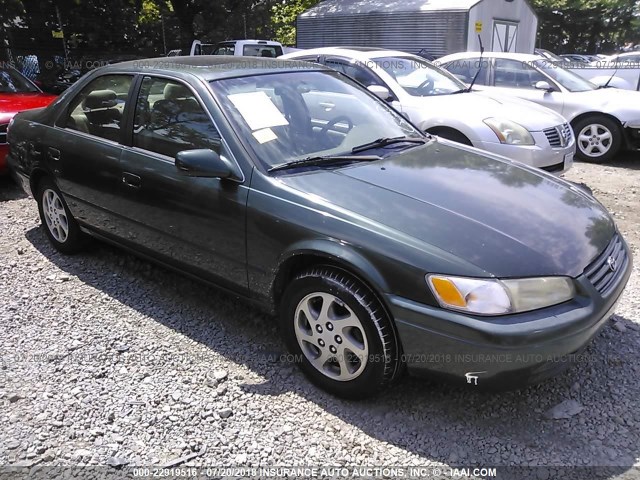 4T1BF22KXXU082500 - 1999 TOYOTA CAMRY LE/XLE GREEN photo 1