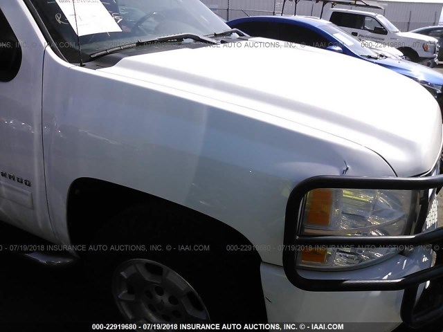 3GCUKTE20BG351612 - 2011 CHEVROLET SILVERADO K1500 LTZ WHITE photo 6