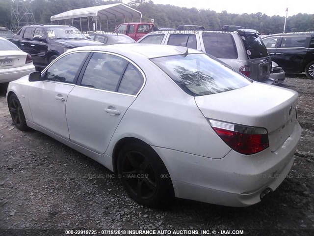 WBANB33535CN64768 - 2005 BMW 545 I WHITE photo 3