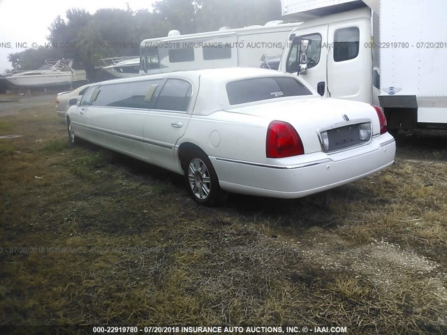 1L1FM88W96Y625669 - 2006 LINCOLN TOWN CAR EXECUTIVE WHITE photo 3