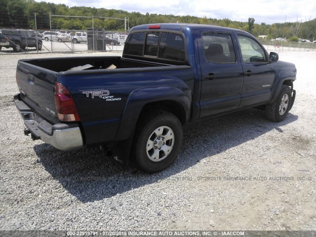 5TELU42N58Z484860 - 2008 TOYOTA TACOMA DOUBLE CAB ლურჯი ფოტო 4