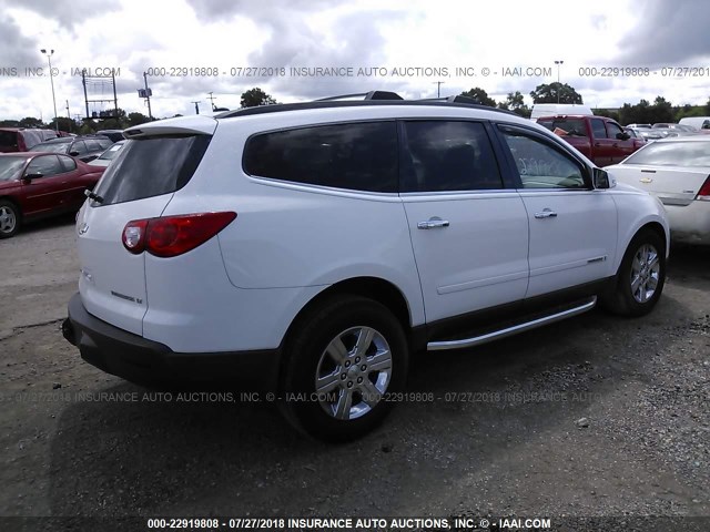 1GNEV23D99S125301 - 2009 CHEVROLET TRAVERSE LT WHITE photo 4