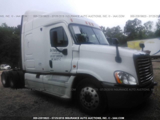 1FUJGLDR1CSBE3176 - 2012 FREIGHTLINER CASCADIA 125  WHITE photo 1