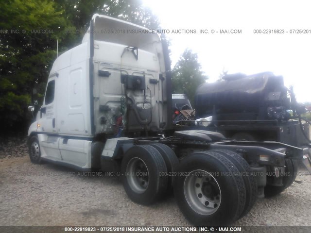 1FUJGLDR1CSBE3176 - 2012 FREIGHTLINER CASCADIA 125  WHITE photo 3