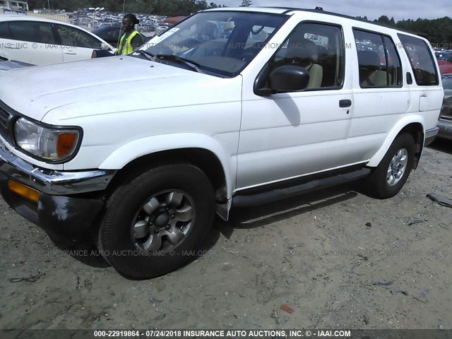 JN8AR05S3XW321773 - 1999 NISSAN PATHFINDER XE/LE WHITE photo 2