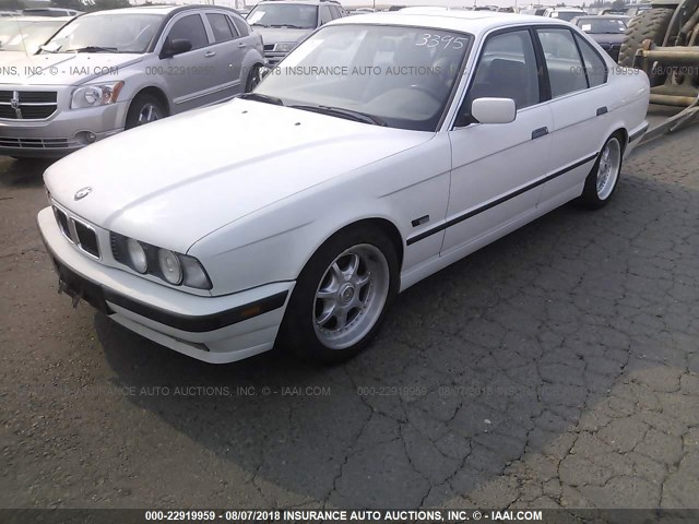 WBAHE1325SGE55007 - 1995 BMW 530 I WHITE photo 2