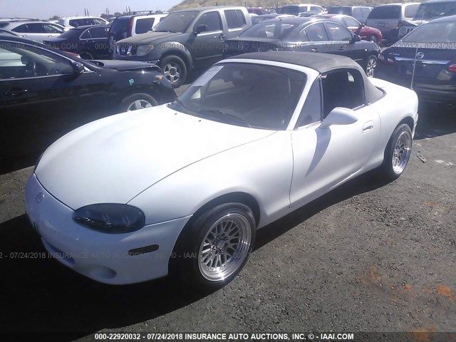 JM1NB353720232425 - 2002 MAZDA MX-5 MIATA LS WHITE photo 2