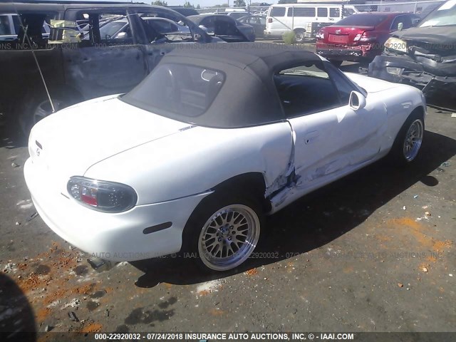 JM1NB353720232425 - 2002 MAZDA MX-5 MIATA LS WHITE photo 4