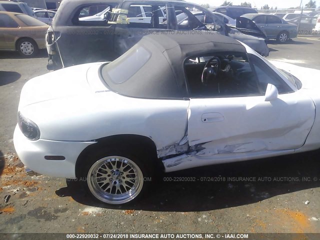 JM1NB353720232425 - 2002 MAZDA MX-5 MIATA LS WHITE photo 6