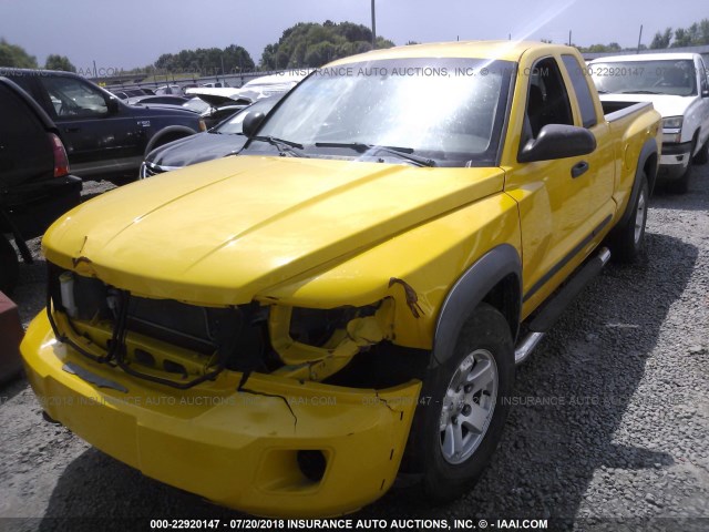 1D3HE72KX8S500203 - 2008 DODGE DAKOTA TRX YELLOW photo 2