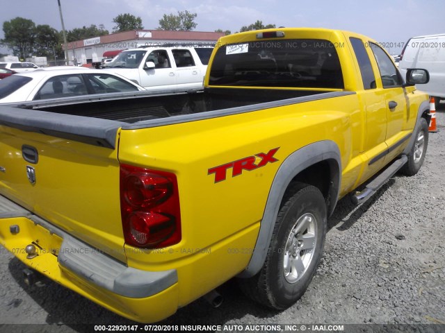 1D3HE72KX8S500203 - 2008 DODGE DAKOTA TRX YELLOW photo 4