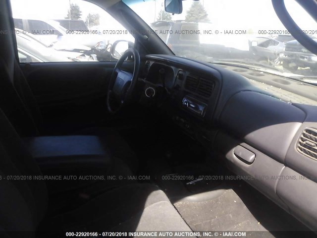 1B7GG22N6YS504485 - 2000 DODGE DAKOTA WHITE photo 5