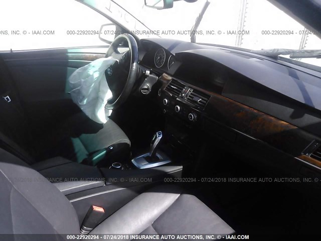 WBANV1C53AC443552 - 2010 BMW 528 XI GRAY photo 5