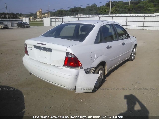 1FAFP34N07W123873 - 2007 FORD FOCUS ZX4/S/SE/SES 白色 照片 4
