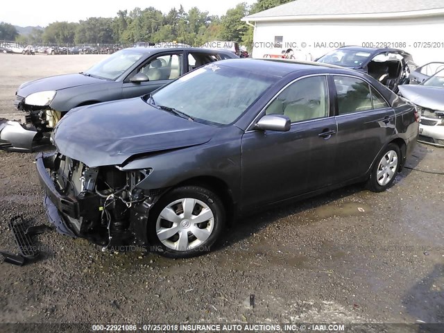 4T1BE46K69U359834 - 2009 TOYOTA CAMRY SE/LE/XLE ნაცრისფერი ფოტო 2