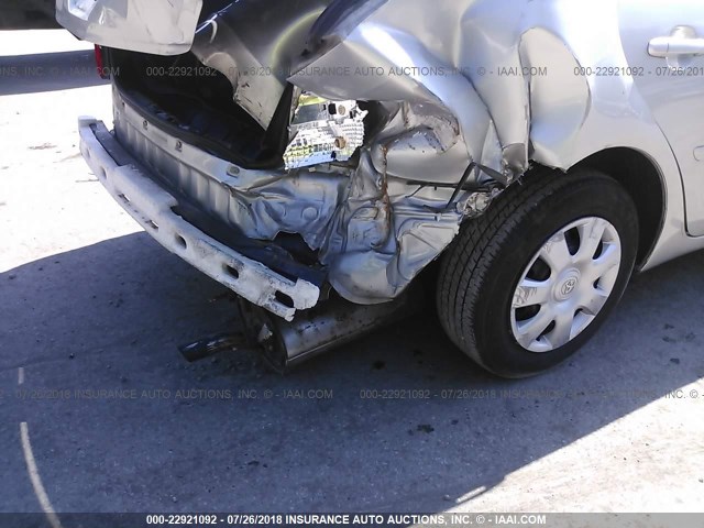 4T1BE32KX4U298352 - 2004 TOYOTA CAMRY LE/XLE/SE Gümüş foto 6