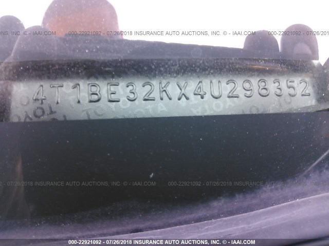 4T1BE32KX4U298352 - 2004 TOYOTA CAMRY LE/XLE/SE Gümüş foto 9