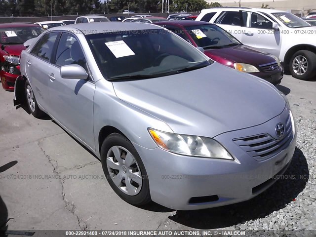 4T1BE46K17U707536 - 2007 TOYOTA CAMRY NEW GENERAT CE/LE/XLE/SE SILVER photo 1