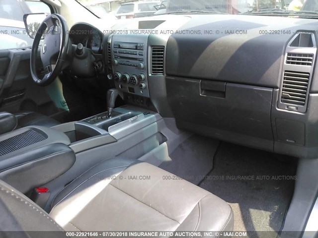 5N1AA08B35N737559 - 2005 NISSAN ARMADA SE/LE SILVER photo 5