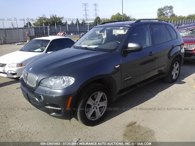 5UXZW0C57CL672569 - 2012 BMW X5 XDRIVE35D GRAY photo 2