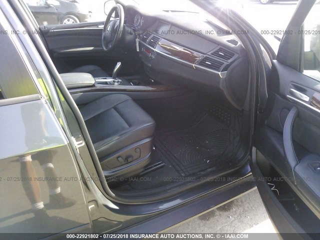 5UXZW0C57CL672569 - 2012 BMW X5 XDRIVE35D GRAY photo 5