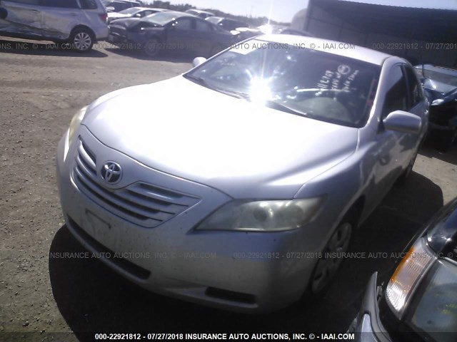 4T1BE46K97U712158 - 2007 TOYOTA CAMRY NEW GENERAT CE/LE/XLE/SE SILVER photo 2