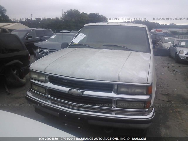 1GNEK13R4WJ363475 - 1998 CHEVROLET TAHOE K1500 WHITE photo 6