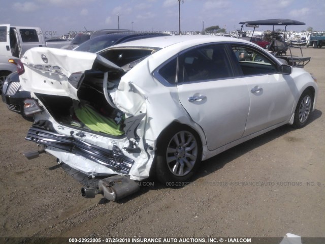 1N4AL3AP1JC231679 - 2018 NISSAN ALTIMA 2.5/S/SV/SL/SR WHITE photo 4