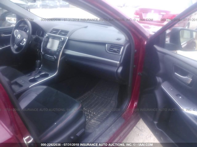 4T1BF1FKXGU537222 - 2016 TOYOTA CAMRY LE/XLE/SE/XSE RED photo 5