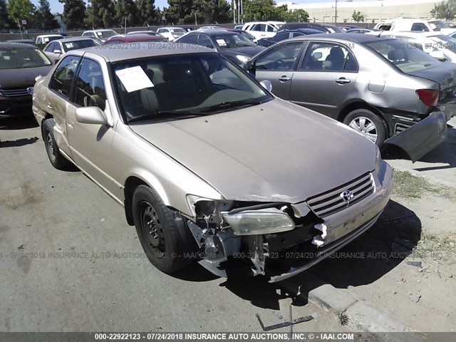 JT2BG22K9W0160331 - 1998 TOYOTA CAMRY CE/LE/XLE GOLD photo 1