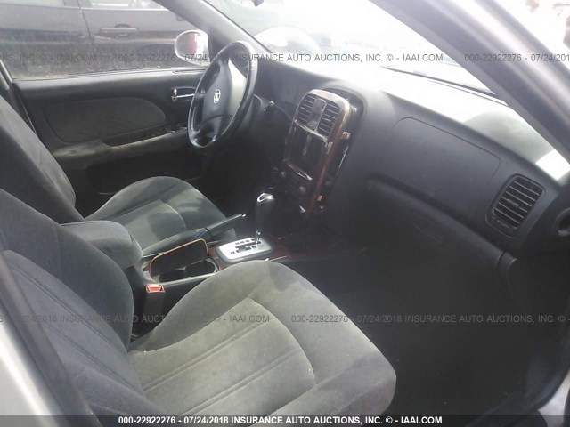 KMHWF35H83A820443 - 2003 HYUNDAI SONATA GLS/LX SILVER photo 5