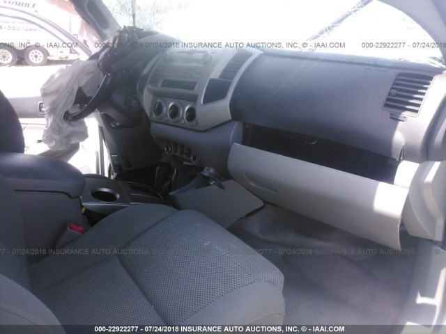 5TFLU4EN6BX019787 - 2011 TOYOTA TACOMA DOUBLE CAB SILVER photo 5