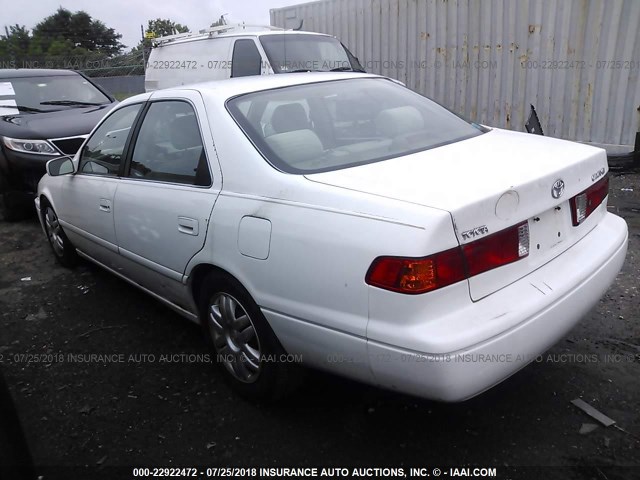 4T1BG22K21U777865 - 2001 TOYOTA CAMRY CE/LE/XLE WHITE photo 3