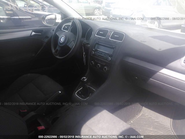 WVWAA7AJ5BW118370 - 2011 VOLKSWAGEN GOLF WHITE photo 5