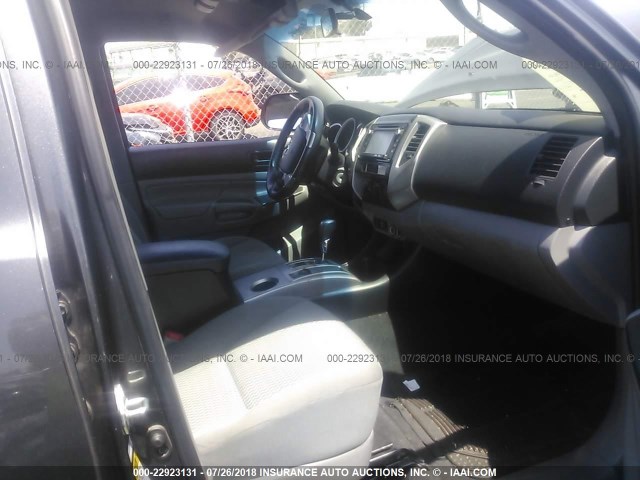 5TFJX4GN1EX030292 - 2014 TOYOTA TACOMA DOUBLE CAB 灰色 照片 5