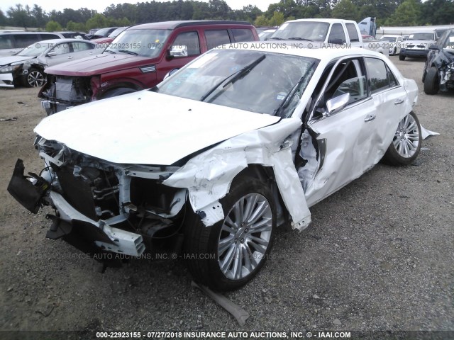 2C3CA6CT1BH529222 - 2011 CHRYSLER 300C WHITE photo 2