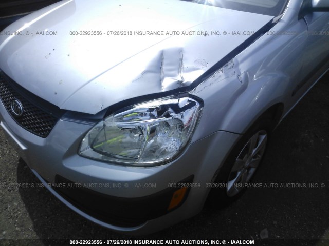 KNADE223496538536 - 2009 KIA RIO LX/SX SILVER photo 6