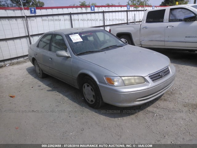 4T1BG22K1YU630432 - 2000 TOYOTA CAMRY CE/LE/XLE 银色 照片 1