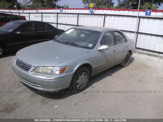 4T1BG22K1YU630432 - 2000 TOYOTA CAMRY CE/LE/XLE 银色 照片 2