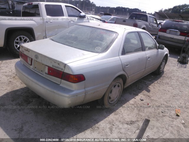 4T1BG22K1YU630432 - 2000 TOYOTA CAMRY CE/LE/XLE 银色 照片 4