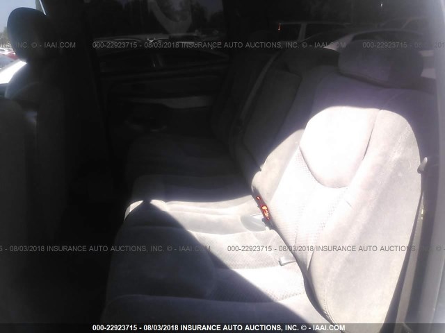 1GCHC23235F968908 - 2005 CHEVROLET SILVERADO C2500 HEAVY DUTY WHITE photo 8