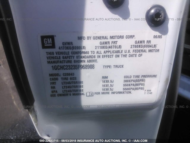1GCHC23235F968908 - 2005 CHEVROLET SILVERADO C2500 HEAVY DUTY WHITE photo 9