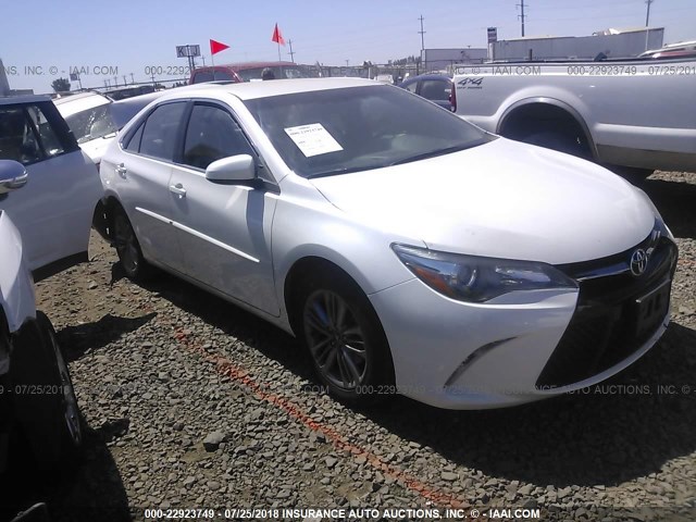 4T1BF1FK1FU931481 - 2015 TOYOTA CAMRY LE/XLE/SE/XSE 白色 照片 1